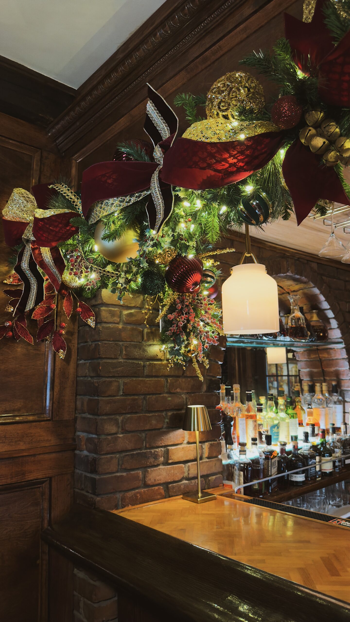 Bar area holiday styling detail at Da Noi Restaurant