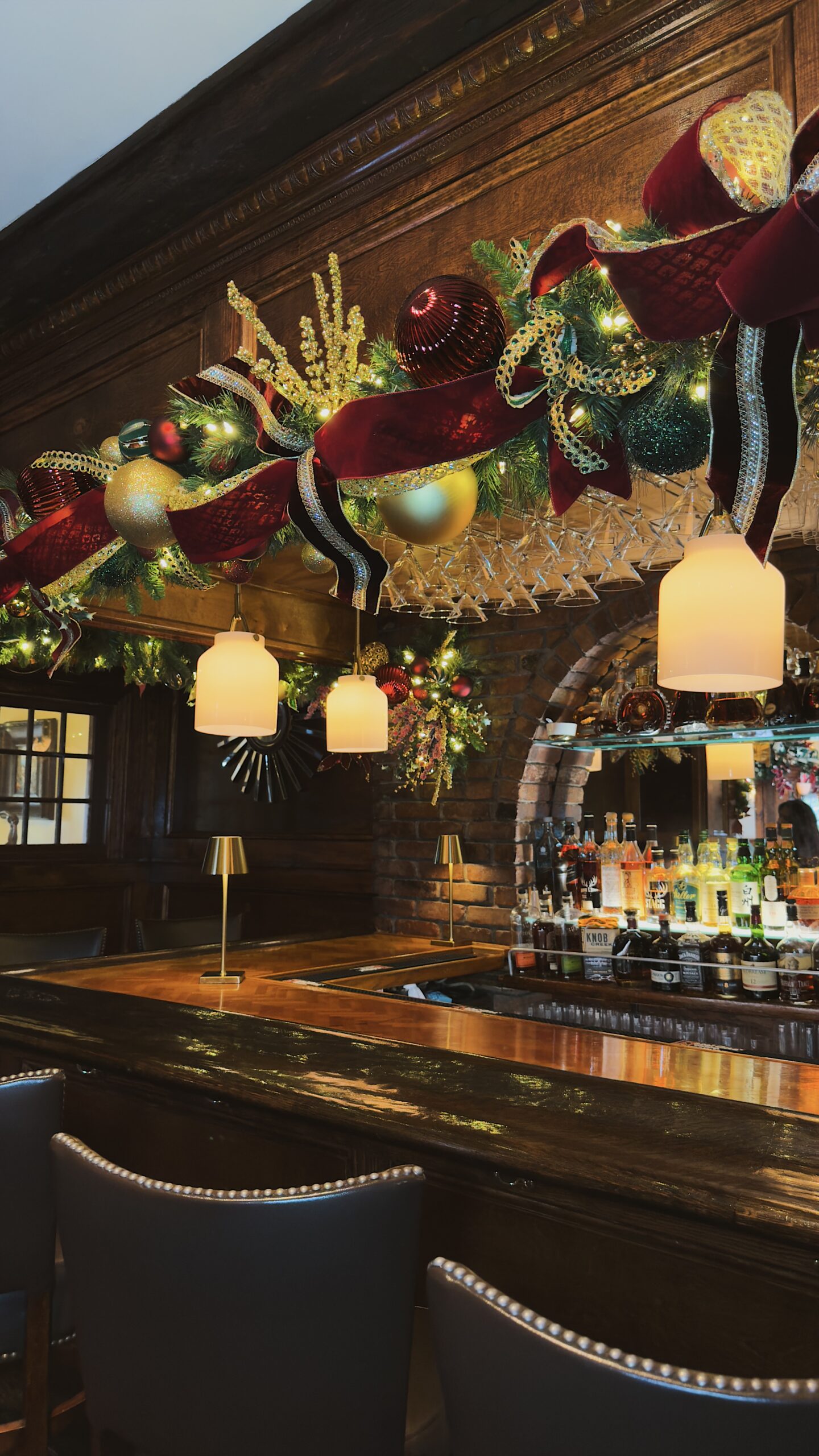 Bar area holiday styling detail at Da Noi Restaurant