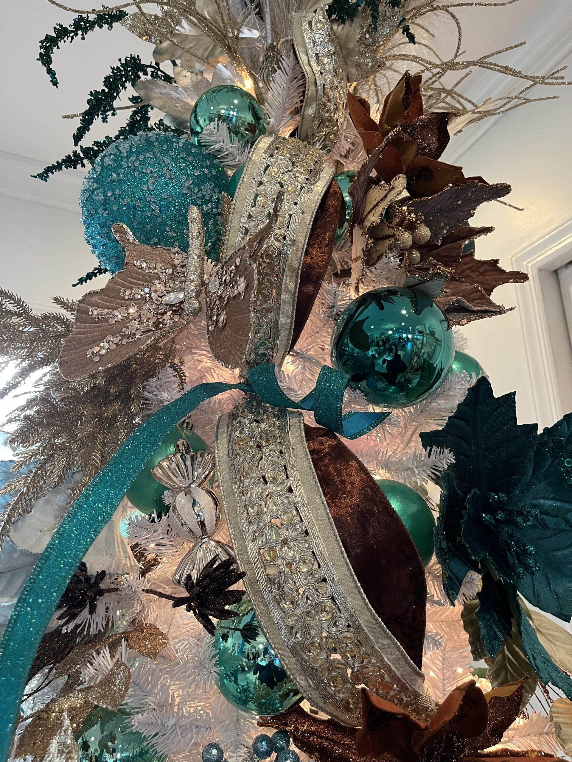 Close-up detail of the holiday tree styling at Blue Water Spa