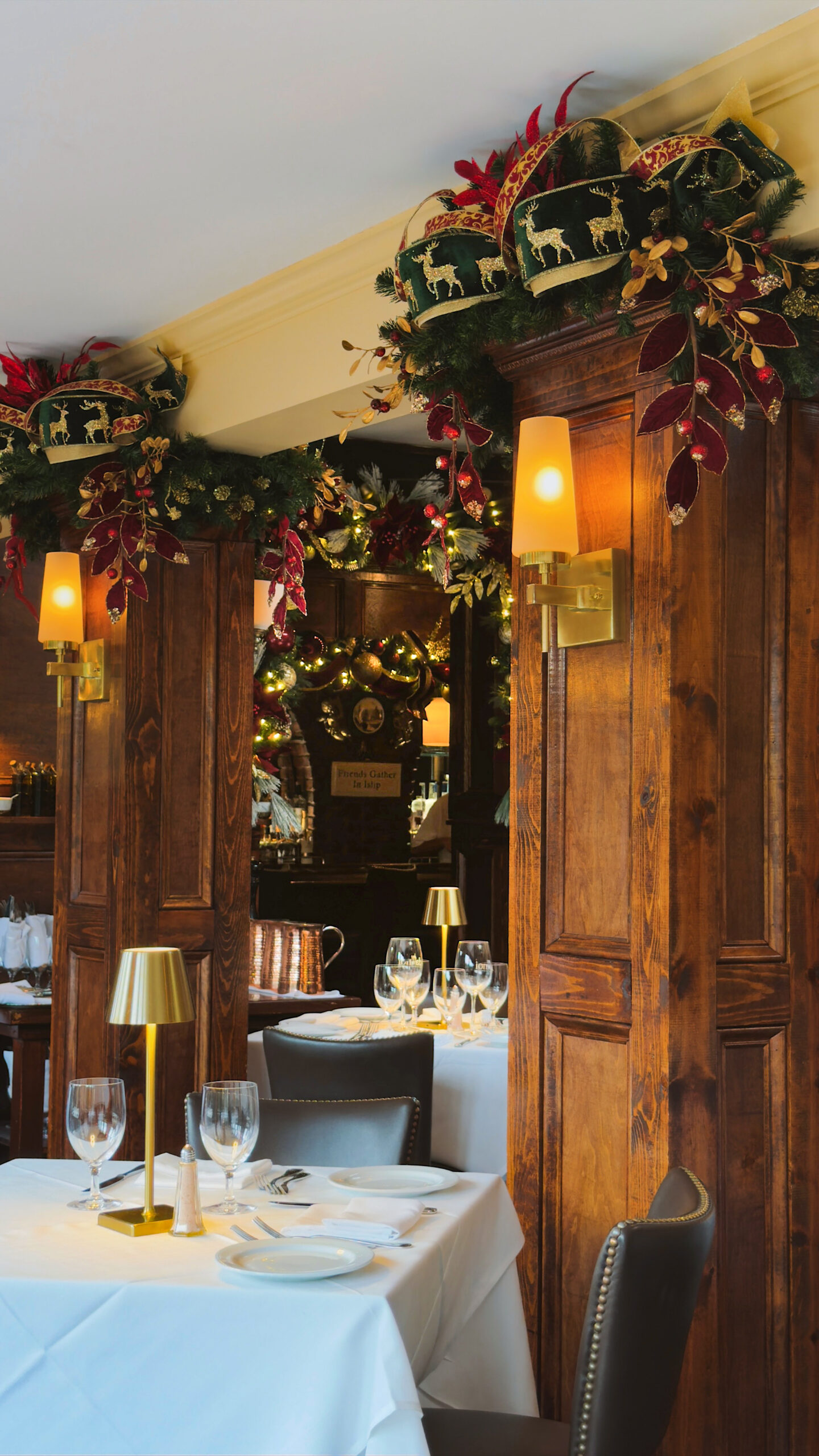 Column holiday styling detail at Da Noi Restaurant